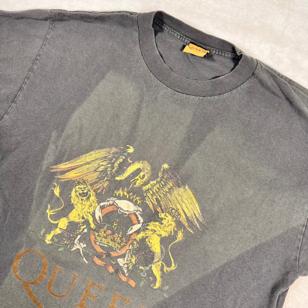 Queen Graphic T-Shirt Band Tee Rock Music Short Sleeve Gray‎ Medium